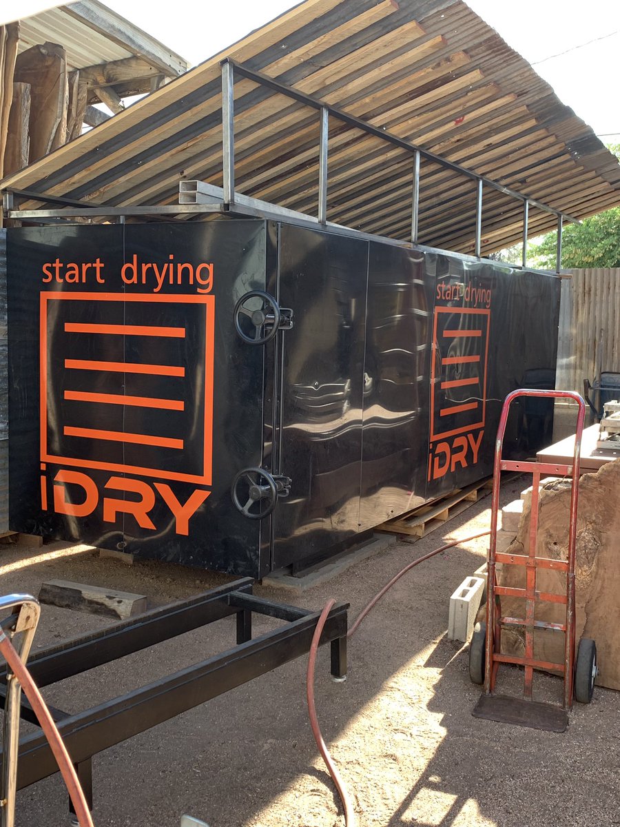 trmoser's tweet photo. I feel like I need something like this in my life. Maybe not right now but some day. Until then I might have to snag some time in this one.
#idry #vacuumkiln #vacuum #kiln #wood #woodworking #slabs #woodkiln #slaburday #sawmill #phoenix #az #drying #monolocoworkshop https://t.co/Vc0eyBvuDm