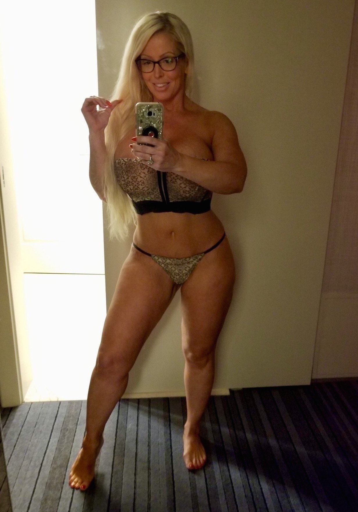CFPolls on X: Fun celeb catfight poll at t.coeFWSnh4NHI has  ended: @AluraJenson beats @IamDEELISHIS 15-8! t.coAkxjQAqK3U  X