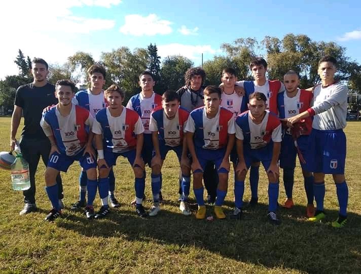 brulau14's tweet photo. A muerte con ustedes, vamo nosotros el finde que viene hay revancha! 💪⚽🍀

#SportivoArtigas 🔵⚪🔴
#BL14 1️⃣4️⃣ https://t.co/UVNx31fL8O