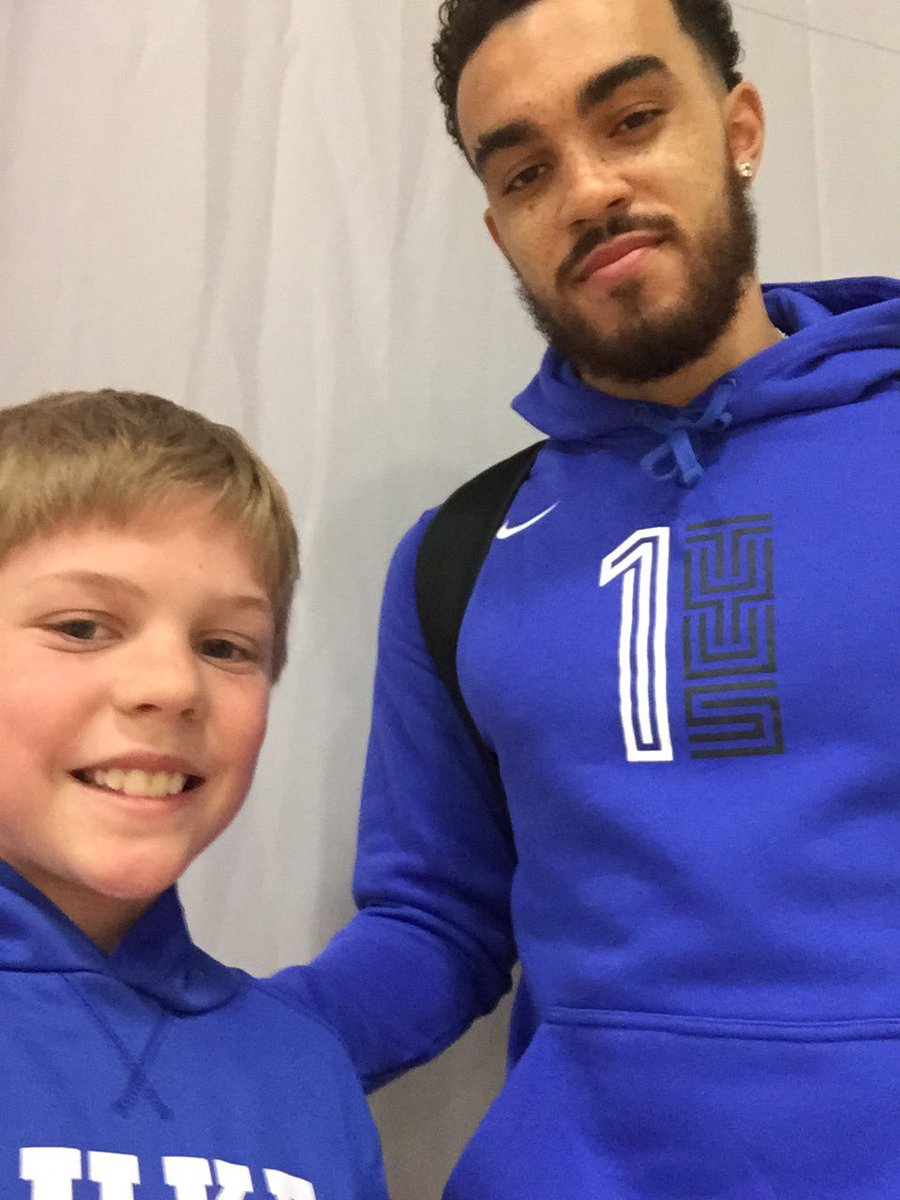 smahnke242126's tweet photo. @CarsonMahnke was lucky enough to snap a pic with one of his favorite PGโs this weekend @Midwest_Live @1Tyus #Dukefanforlife https://t.co/UYNcp1tq5h