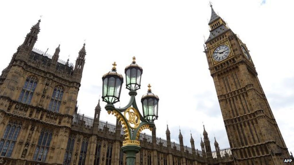 Theendlessmile's tweet photo. Exploring #London with a stop at Big Ben and the #WestminsterPalace. Fun fact: #BigBen (the Bell at the clock) opened in 1859! #theendlessmile #UK #travelingtheworld #england https://t.co/adJlHQBRKx
