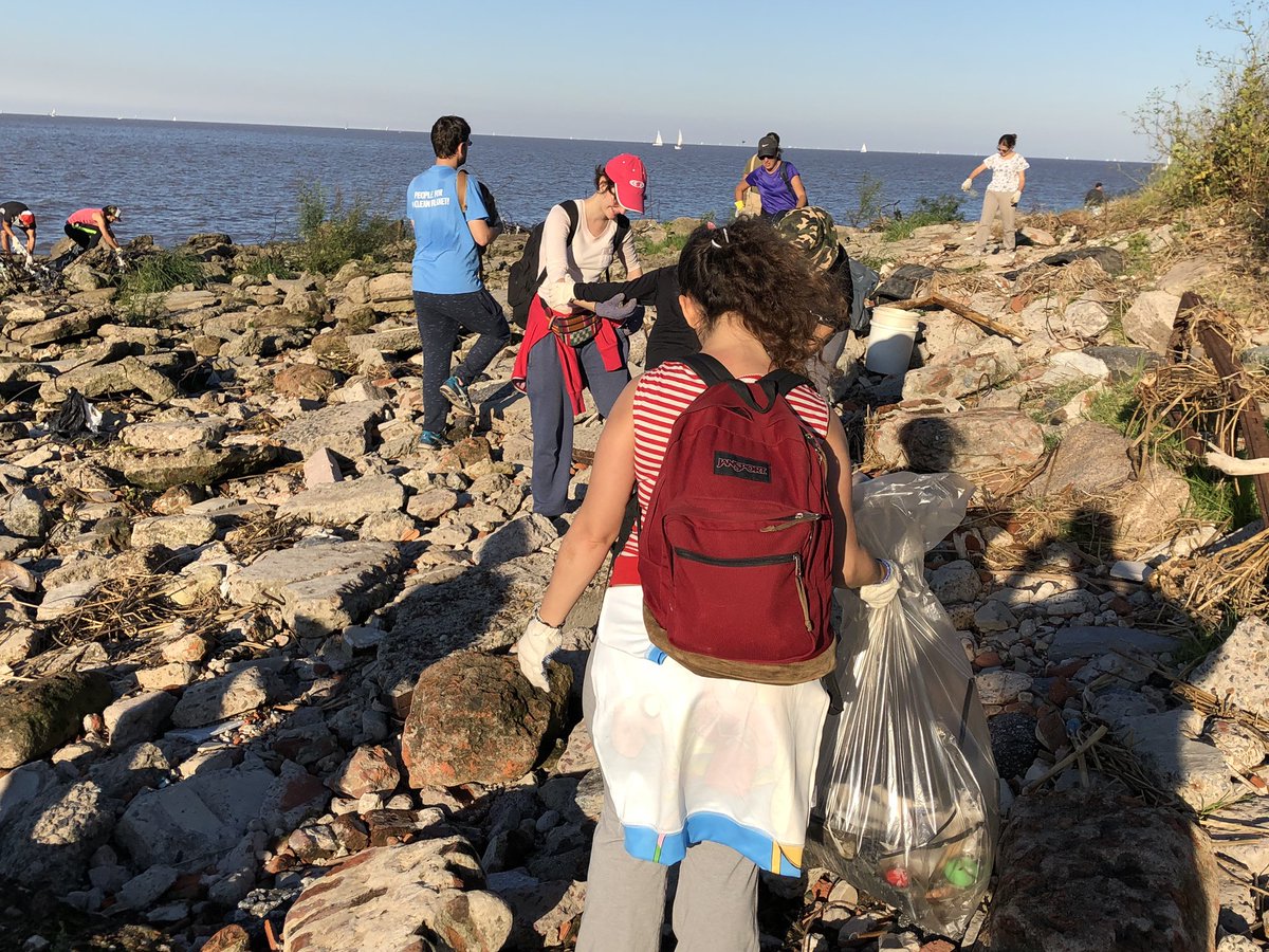 NidosArgentina's tweet photo. ¡GRACIAS!

Hoy la comunidad de #PokemonGO junto a @VamosAHacerloAR vivió una jornada de limpieza increíble. Muchas gracias a todos los que se acercaron a apoyar esta iniciativa 💪🏻

@NianticLabs @YennieSolheim @aramisabo @leonardowille @AlanMB

#AugmentingReality #GamesDoingGood https://t.co/5l6RVdLhDB