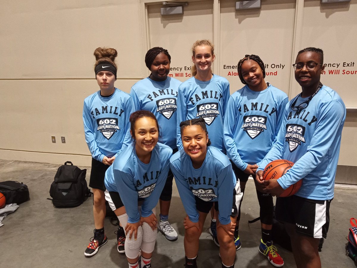 tynjazzy09's tweet photo. S/O to 17u gold going 2-2 at the Deep South Classic. Lost to some good teams and beat some good team. Next stop Houston May 17th-19th. #602ladynation #family #viewingperiod #ASGR https://t.co/fWZRZ61MIf