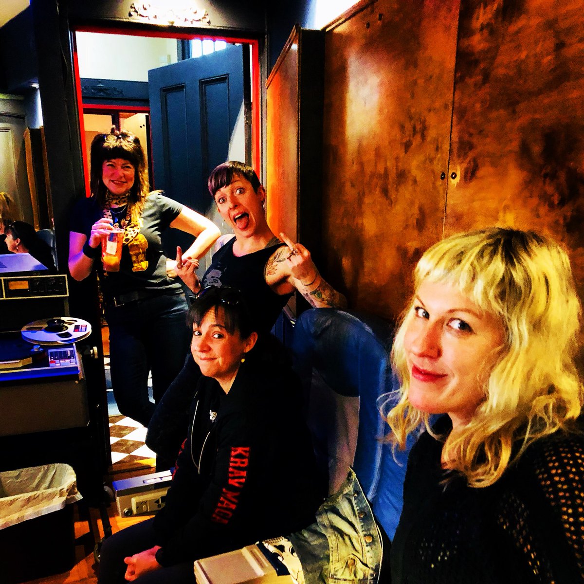 RT @galaxypark617: The Downhauls #bostonmusic #bostonpunk #punkrock ladysofbostonrockandroll #thedownhauls #galaxyparkstudios #ampexatr102 #ampex #recordingstudio