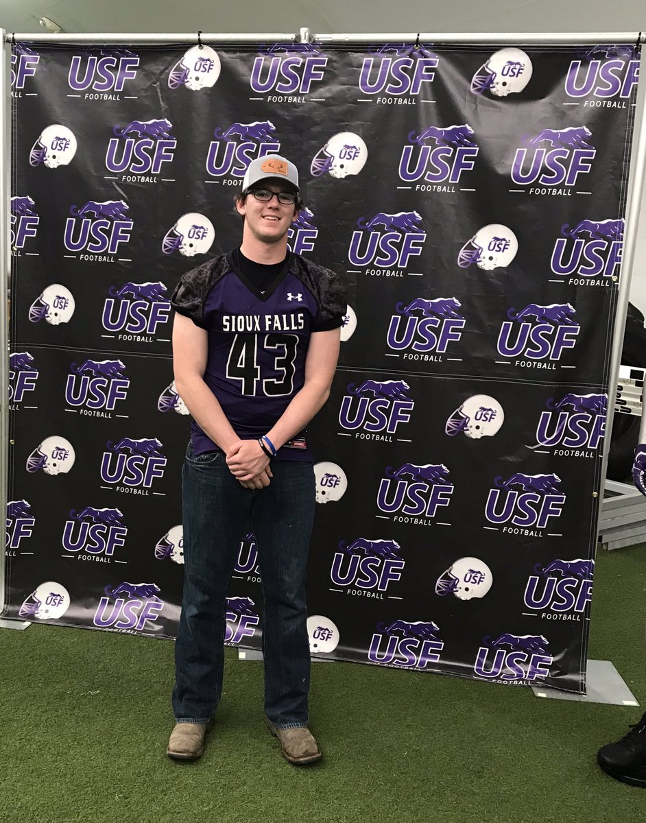 eli_deneui's tweet photo. Had a great time at the USF spring game. Thanks for invite @CooCoachA @USFCooFootball https://t.co/XboHx8kzIk