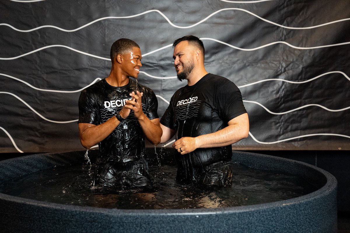 Kyren Paris tweet media