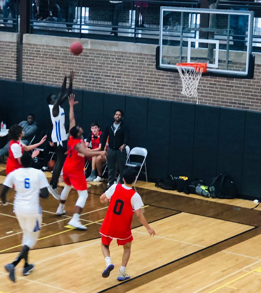ryanakabags's tweet photo. Lost in the championship game, faced zone for the 1st time this season and shots just didn’t fall.
MN Comets | Bagnal 5️⃣0️⃣
Grassroots Sizzle 6️⃣2️⃣
@changhoth14 22 PTS
@dengdiewtakeoff 11 PTS
#ContinuallyImproving #LearningLesson #MNComets https://t.co/tbeAAmy3Hf