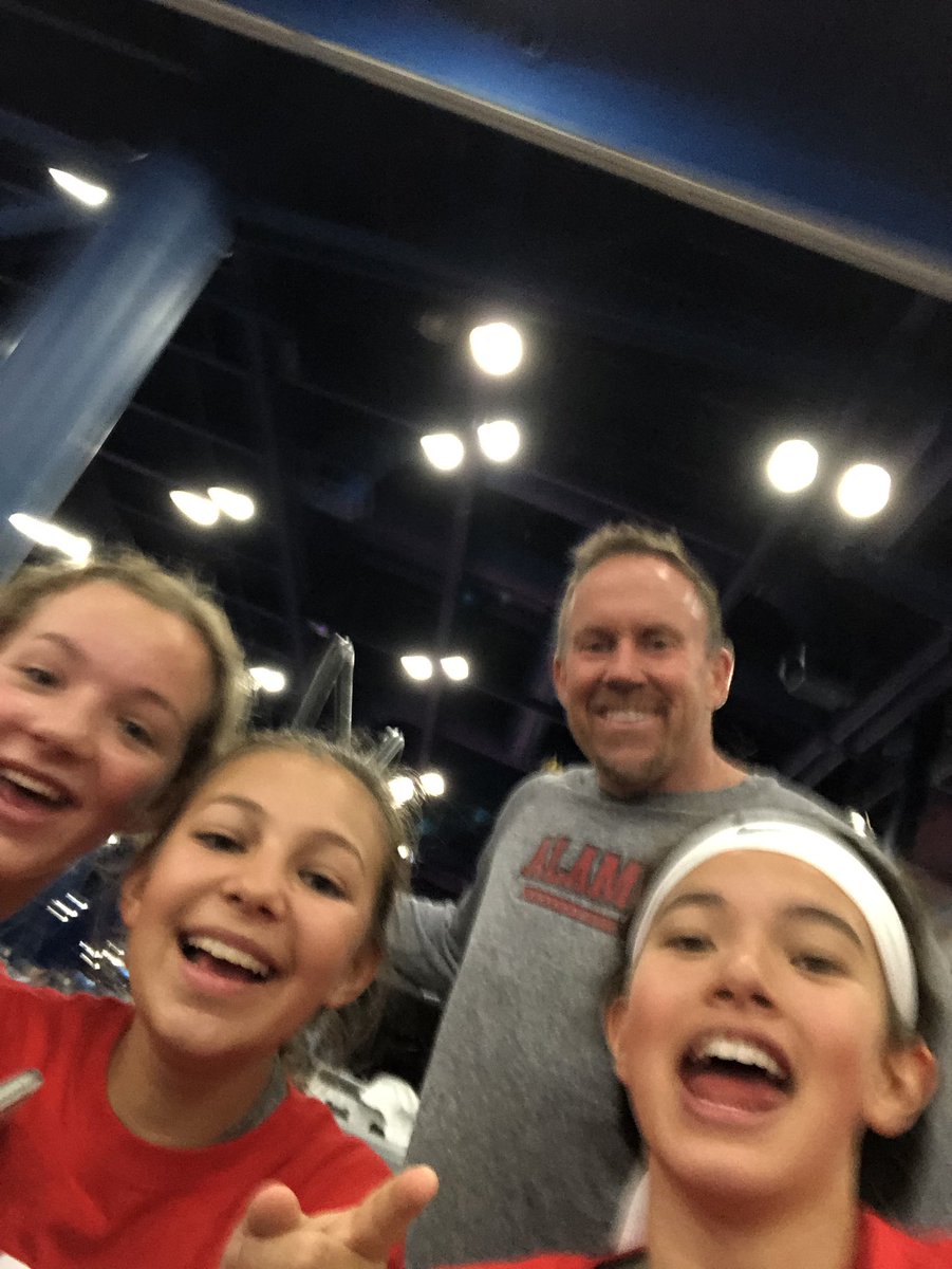 AlamoVB's tweet photo. When a scavenger hunt calls for a selfie with Coach Carter @ Lone Star Regionals!
#13Elite #indybound #partyindyusa https://t.co/eJToKgJ3gx