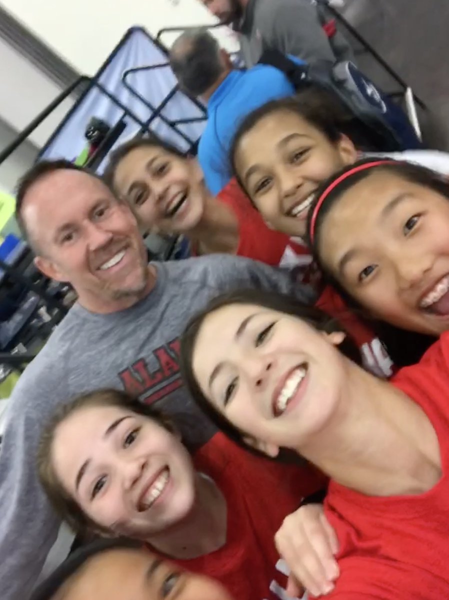 AlamoVB's tweet photo. When a scavenger hunt calls for a selfie with Coach Carter @ Lone Star Regionals!
#13Elite #indybound #partyindyusa https://t.co/eJToKgJ3gx