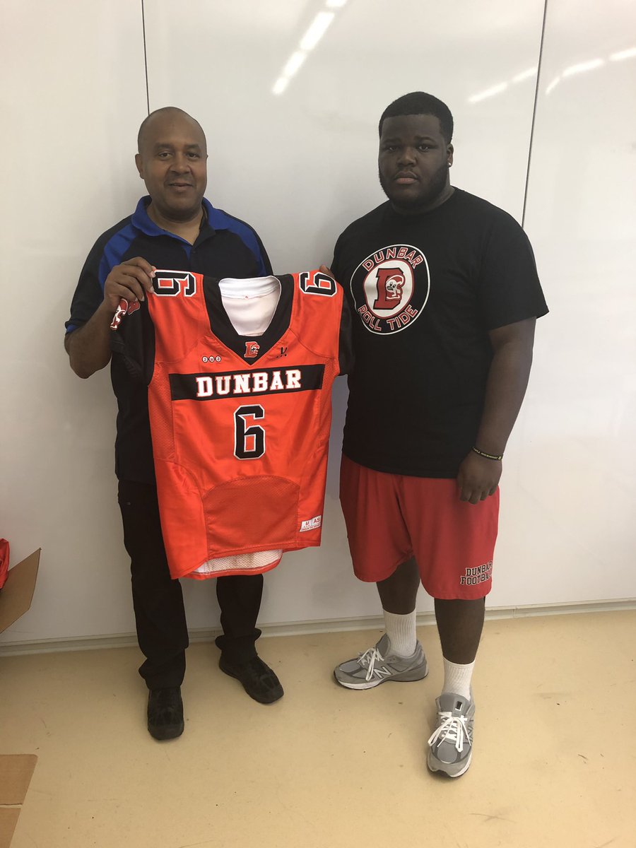 Unison__LLC's tweet photo. It is truly my pleasure to say that I was able to help my Alma mater Dunbar🔴⚫️get new uniforms through my Athletic Apparel company @unisonthebrand Good Luck on this season #RollTide 🌊 #DunMob #ValleyBoyz https://t.co/VP1MyVBUjz