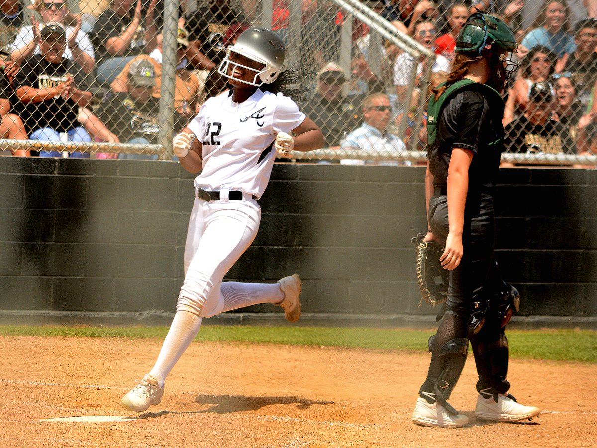 DPYoungblood's tweet image. Check out the full 38-image slideshow from Abilene High's 18-0 win over Arlington High by clicking the link below:
#BigCountryPreps #AbileneHighEagles @Eagle_Softball1 

bigcountrypreps.com/2019/04/27/pho…