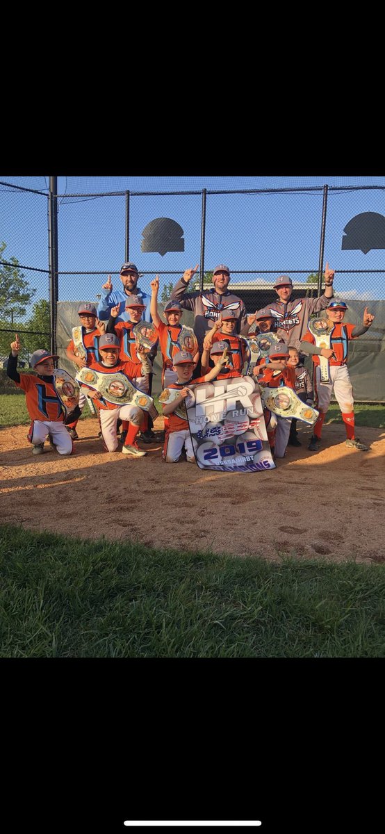 9uHornets's tweet photo. 8u Hornets brought home some hardware today! Championship belts!  Way to play boys! https://t.co/TRUEQOXfLG