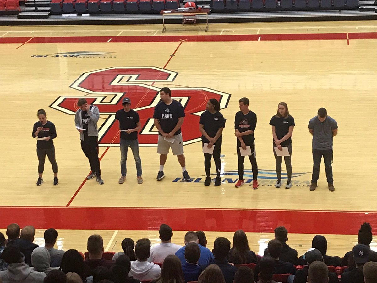 SBLifeSkills's tweet photo. Big thank you to everyone who came to our Better To9ether night! And huge shoutout to everyone who was brave enough to share their story! We are BETTER TO9ETHER ❤️💙 https://t.co/y3bmqk0bQ3