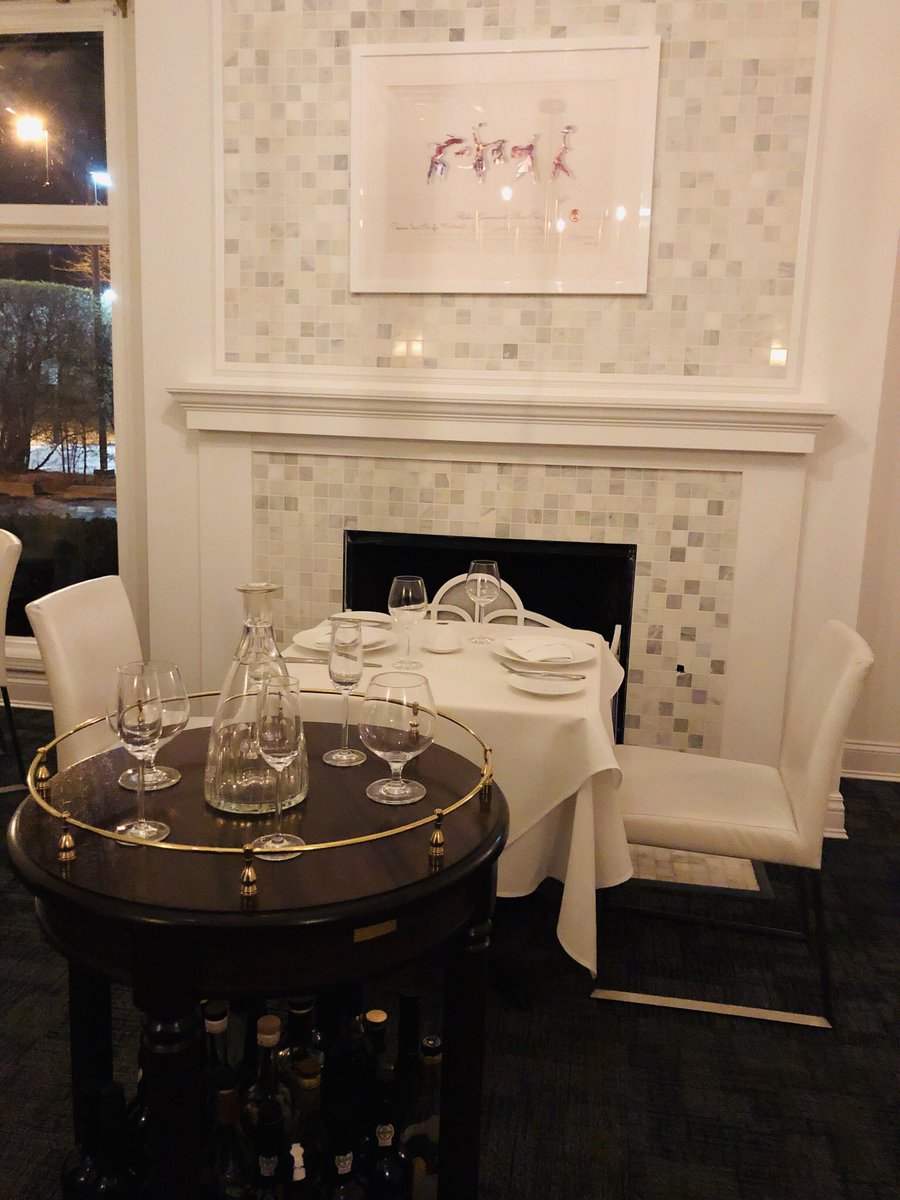 Goof_2's tweet photo. Well worth a detour to the ‘burbs for @ Aboyer - one of the two new venues in Winnetka’s Restaurant Michael’s space. Elevated French bistro fare in a casual, comfortable ambience. Also pictured; freshly updated #Banchet resto of year George Trois. https://t.co/KpwTpqgbOo