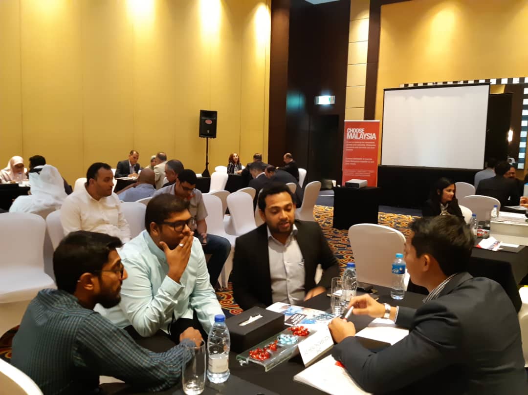 matrade's tweet photo. MATRADE coordinated a B2B session for Malaysian companies to meet with Qatari businessmen during an #ExportAccelerationMission in Doha. Among the sectors highlighted include Medical Devices & Facility Management. #FosterTradeRelations #ChooseMalaysia @MITIMalaysia @DarellLeiking https://t.co/ZTrBS82Qpi