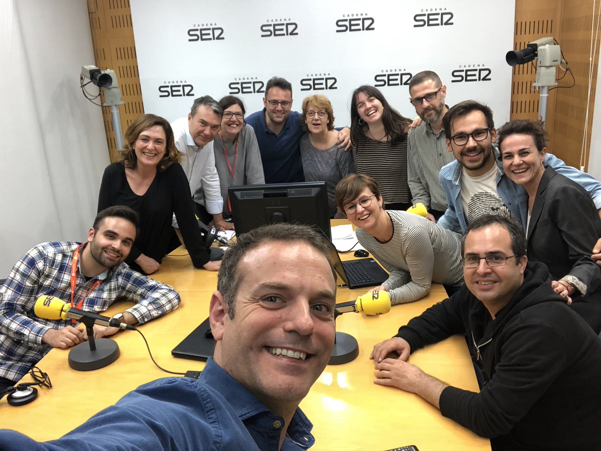 radiovalencia's tweet photo. Parte del equipo de la SER tras más muchas horas de radio en directo. (No están todos los que son)
Gracias por elegir la SER en esta noche electoral del #28A https://t.co/mUcR7XFTwS