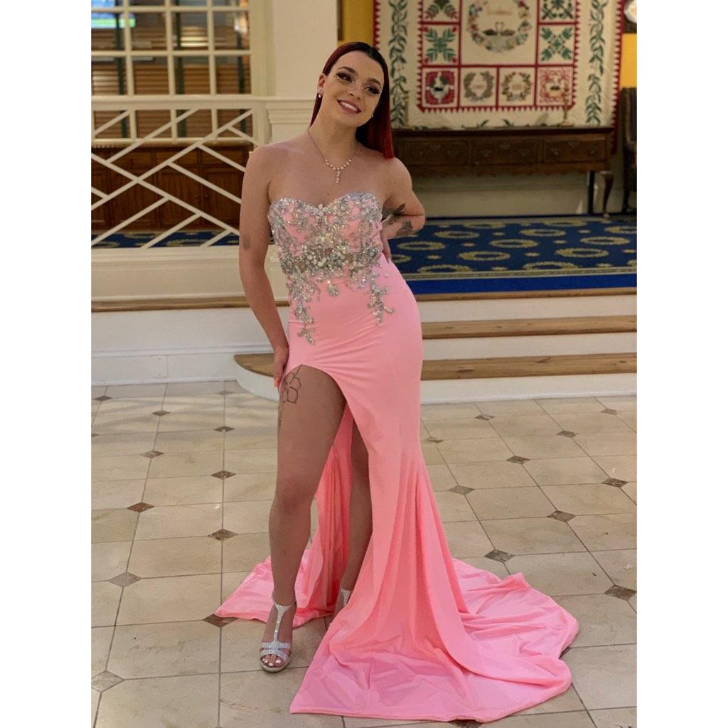 bikermom5's tweet photo. Karleigh @ 2019 OSHS Prom https://t.co/So90AcJtFI
