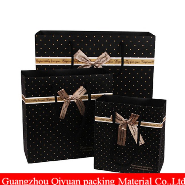 qiyuanpacking's tweet image. You will be regretful if you don't give a shot for Chinese New Year Custom Flat Bottom Personal Label Paper Foil Baby Gift Bag With Ribbon. #Customprintedpaperbags #Custompaperbags #Personalisedpaperbags