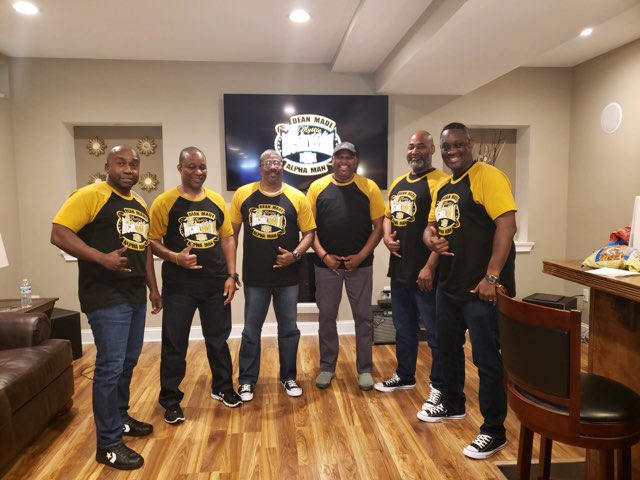huffstersports's tweet photo. Great weekend in DC w my frat bros, celebrating 30 year line anniversary. The DMV wasnโt ready. #Spr89 #ThetaNu https://t.co/RU9CVnZmnU