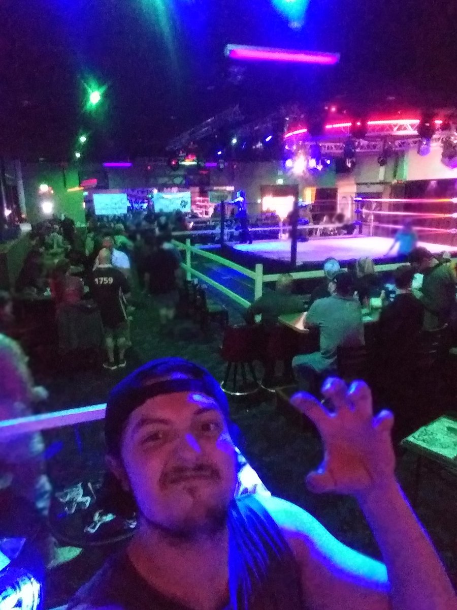 TheAustinOso's tweet photo. Reactivate Pro Wrestling is doing pretty good things here @jokersrichland 
#getthesepaws
#imastealyohoney
#wrestling https://t.co/jDjJMDQwp6