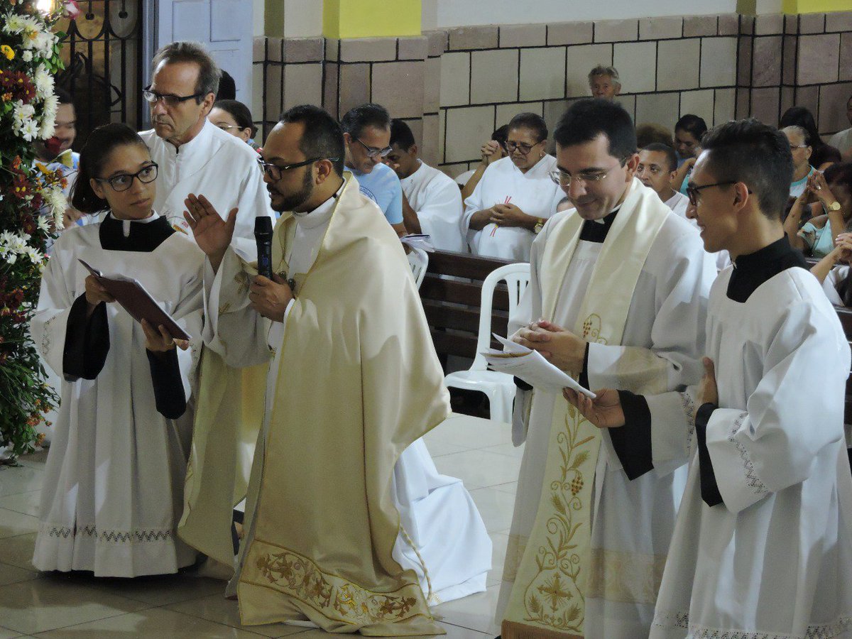 psjojp's tweet photo. A força transformadora e propulsora do Espírito Santo ativa em nossos corações a chama do amor de Deus. Diante da diversidade das famílias, nos formamos uma só família do povo de Deus. "Jesus, Maria e José. Minha família vossa é." #novenáriodesãojoséoperário #psjojp #pascompsjojp https://t.co/hh0XSLXQ3D