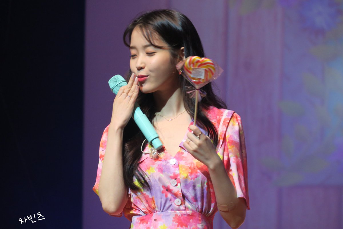 ckdjsqls's tweet photo. 네 보정은 모르고 지은밖에 몰라요
#이지은 #아이유 #IU #서든어택팬미팅 https://t.co/1DaMtLLd8t