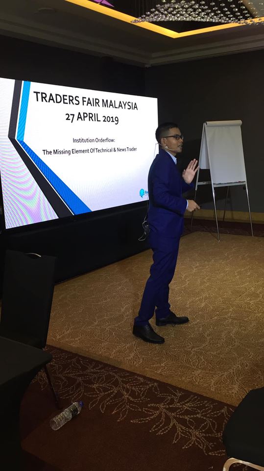 RTCommunity's tweet photo. Congratulations again for creating history to clarify the advantages and powerfull of Depth of Market (DOM) to retail traders and audiences at Traders Fair, Kuala Lumpur. Dont miss out to join our RoadTour Dom, register at https://t.co/SvcFkCBtek https://t.co/H5L2SecLAr
