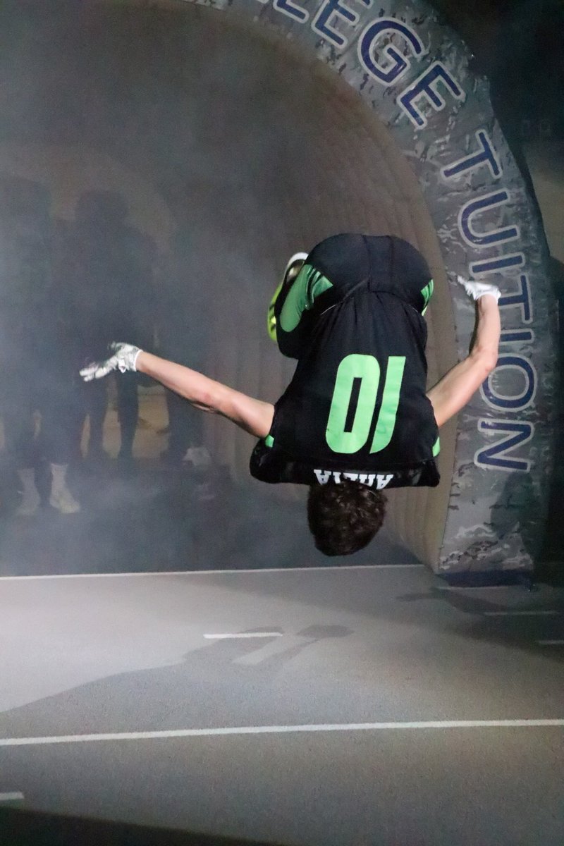 WR #10 Arlia knows how to make an entrance at the <a href="/WesBancoArena/">WesBanco Arena</a> 😜 👀 <a href="/WTRF7News/">WTRF 7News</a> <a href="/WTOV9/">WTOV NEWS9</a>