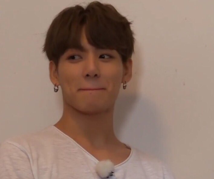 c0resm0tz's tweet photo. Jk: I like when you wear your hair-
Me: You gonna like whatever comes out this bonnet
#blackarmyproblems https://t.co/uV3U3uOF5G