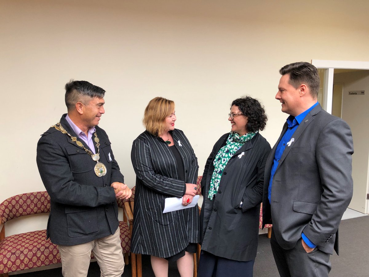 Contact Energy (@contactenergy) on Twitter photo <a href="/ContactEnergy/">Contact Energy</a> Governance GM Catherine Thompson (third left) chats to Energy Minister <a href="/Megan_Woods/">Megan Woods</a> at the launch of EnergyMate in Porirua this morning. Looking on is Porirua Mayor Mike Tana (far left) and Meridianās Julian Smith (right) contact.co.nz/aboutus/media-⦠#EnergyMate #Eranz0 <a href="/ContactEnergy/">Contact Energy</a> Governance GM Catherine Thompson (third left) chats to Energy Minister <a href="/Megan_Woods/">Megan Woods</a> at the launch of EnergyMate in Porirua this morning. Looking on is Porirua Mayor Mike Tana (far left) and Meridianās Julian Smith (right) contact.co.nz/aboutus/media-⦠#EnergyMate #Eranz0