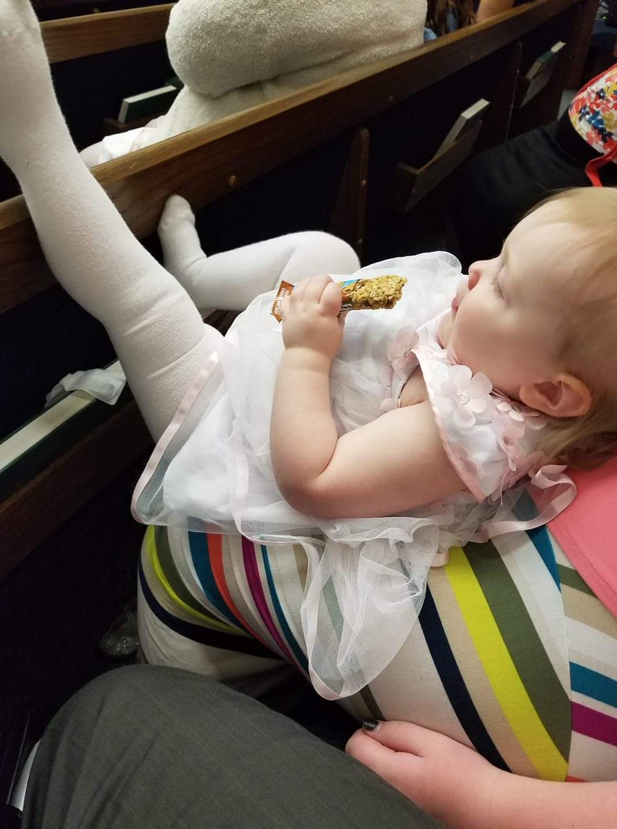adoyleof5's tweet photo. Just chillin with her granola bar
#ilovesundays
#chillin
#familiesareforever https://t.co/jmLdKgXfpy