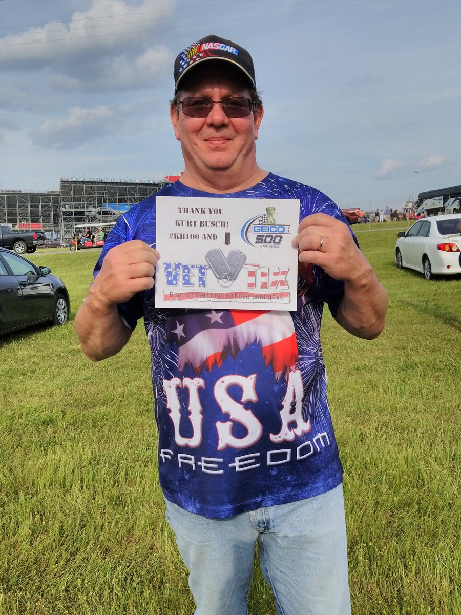 Mjr465's tweet image. Thank you .@VetTix and .@KurtBusch We had a GREAT time at .@TalladegaSuperS
