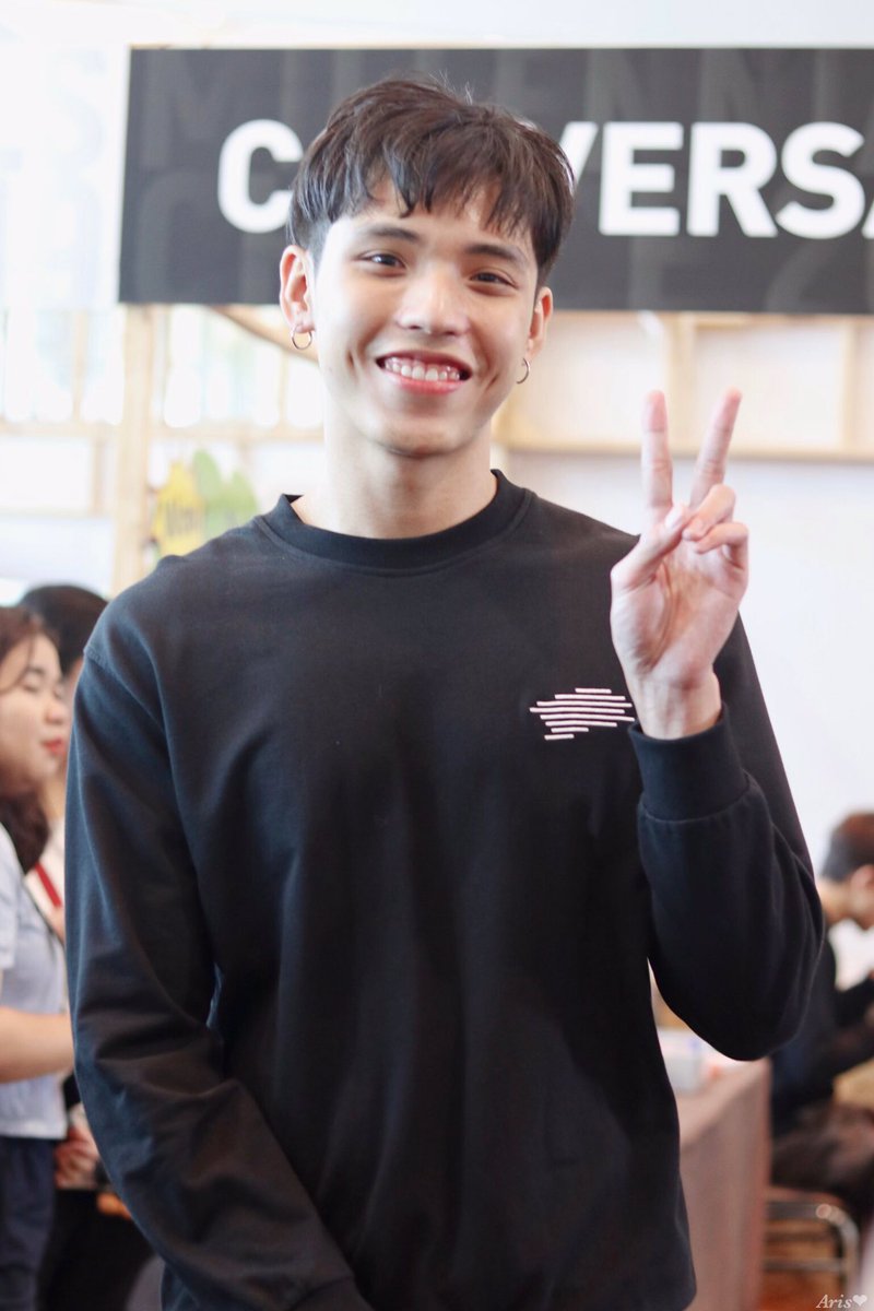Yell0whearttt's tweet photo. 😊😊 @namechp #conversationthailand #namechp https://t.co/dROJTF0wmc