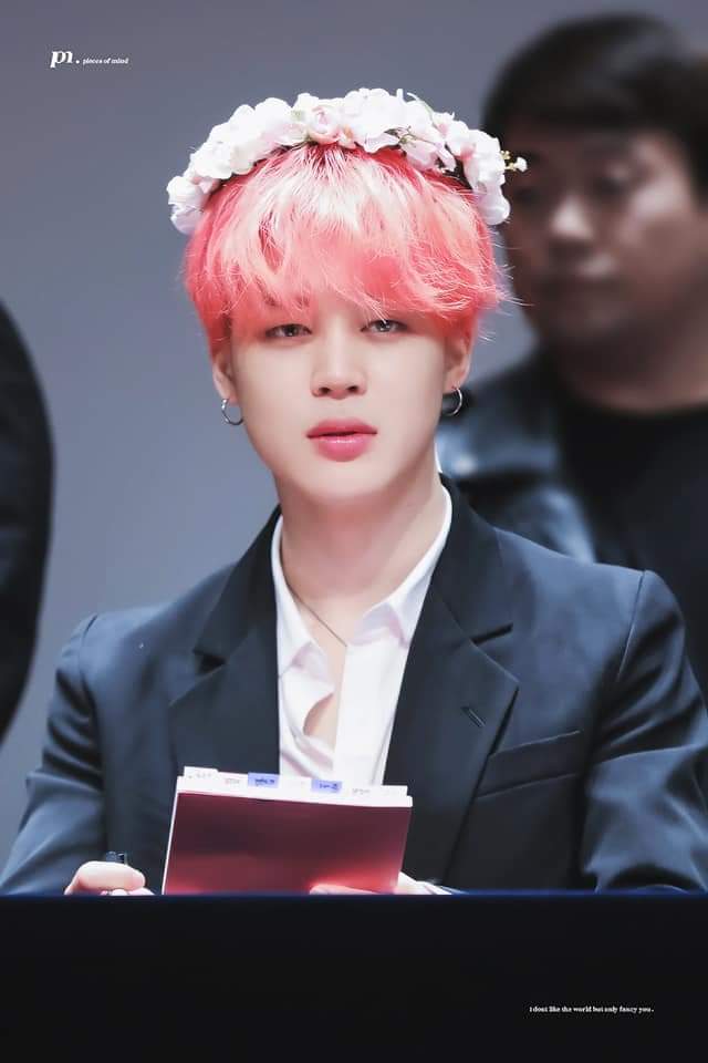 _filter95_'s tweet photo. @BTSHonduras_ @BTS_twt Es preciosicimo..

#BBMAsTopSocial BTS @BTS_twt https://t.co/Z9p9y2q5Vn