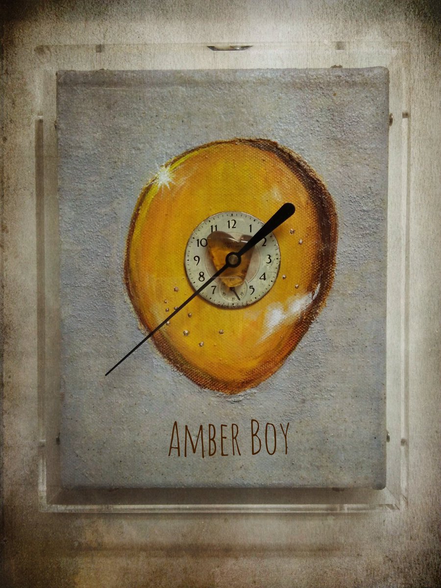 amber_boy's tweet photo. Amber Time Machine #amberboy https://t.co/ZP8wOu1SaF
