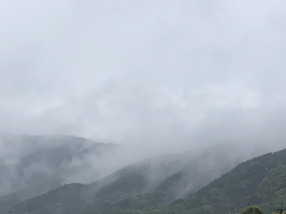 CameraSunset's tweet image. The look of the mountains near the house