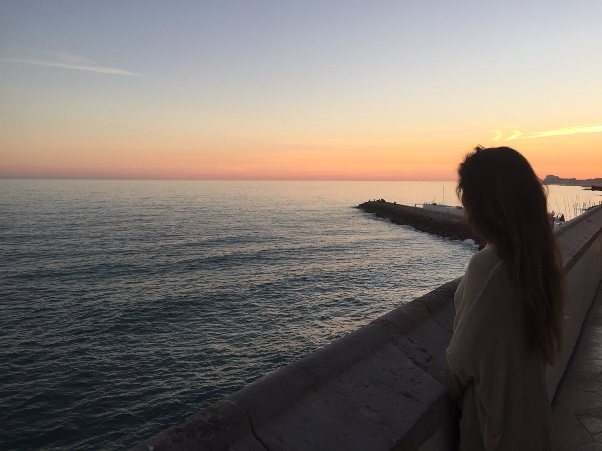 Maicarivera_'s tweet image. “            #SitgesAnyTime 
...él, deja sin palabras ni aliento...
maicarivera.com/reflexiones-co… 
...y en esa seducción, completamente enamorada, he elegido #Sitges para contemplarlo, amarlo, conocerlo... 
... conoces la belleza de este pueblo?
                @TurismeDeSitges
