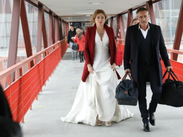 tinivellisfans's tweet image. #AliceNeversQuizz #Question1
Après le mariage raté Alice et Fred étaient en fuite 
Où les a t on retrouvé en début de saison ? 
#AliceNevers #MarineDelterme #JMTinivelli
⬇️⬇️⬇️⬇️⬇️⬇️⬇️⬇️⬇️⬇️
