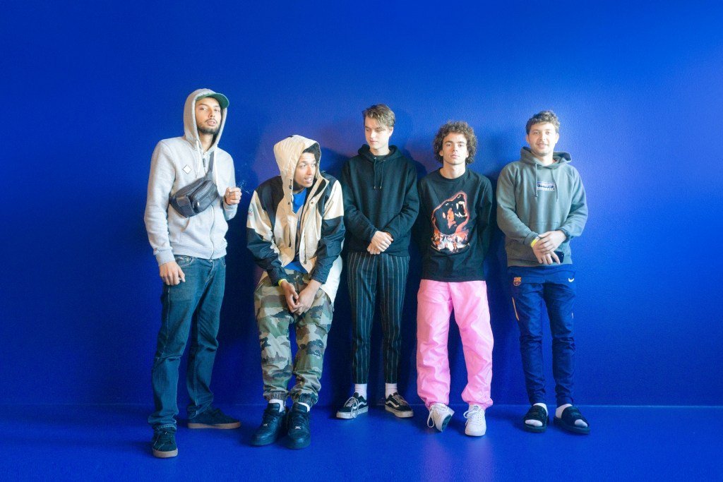 Popunie (@popunie) on Twitter photo Zondag is het #Bevrijdingsdag en vindt het <a href="/BFZH/">Bevrijdingsfestival</a> plaats. De volledige line-up is inmiddels bekend en zo ook die van de Sena Performers Stage (powered by #Popunie)! Met dit keer weer veel Rotterdams talent op het podium! @Senarechten #Bevrijdingsfestival | bit.ly/2WjgbKZ Zondag is het #Bevrijdingsdag en vindt het <a href="/BFZH/">Bevrijdingsfestival</a> plaats. De volledige line-up is inmiddels bekend en zo ook die van de Sena Performers Stage (powered by #Popunie)! Met dit keer weer veel Rotterdams talent op het podium! @Senarechten #Bevrijdingsfestival | bit.ly/2WjgbKZ