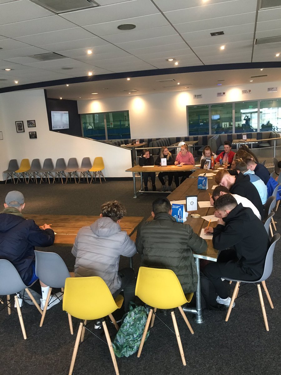 Today our level 3 coaching students are at @EvoFootyCentre receiving a coaching workshop from Ross McKay as part of Future Me Week. Session planning and now ready for some practical #youcan