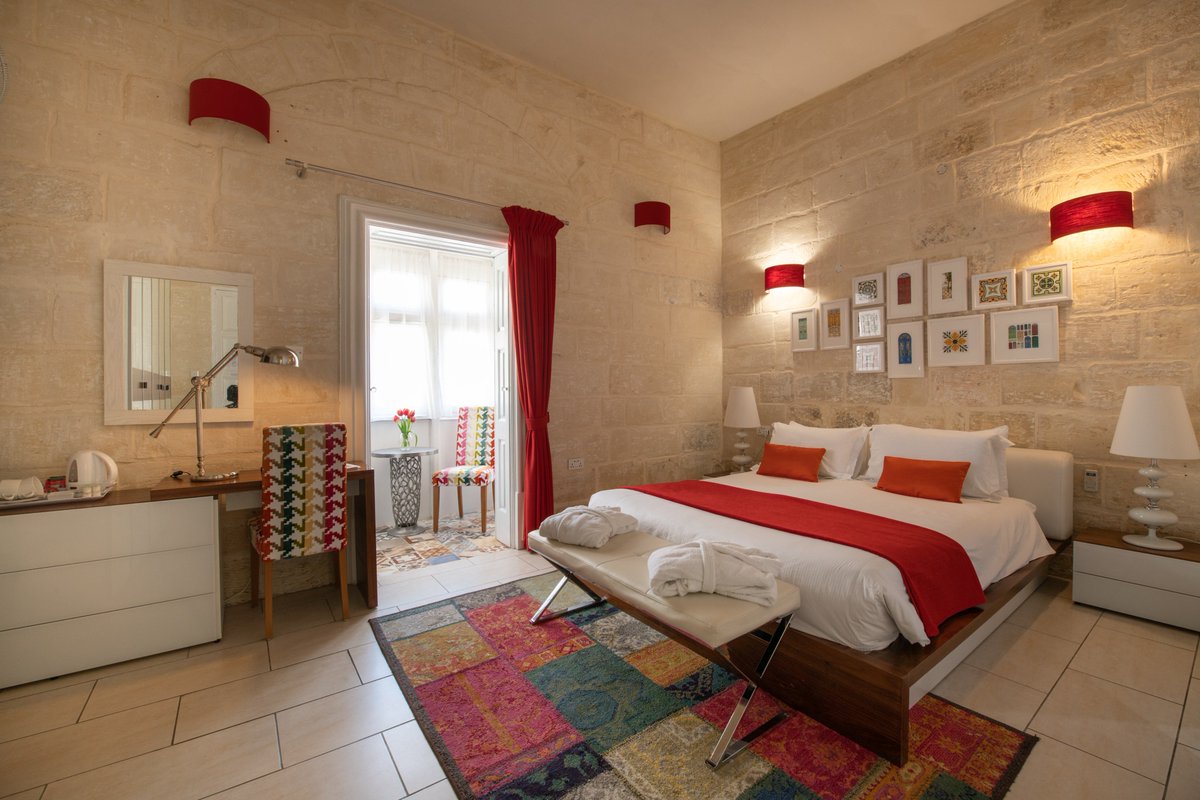 JulesyBnB's tweet photo. Please choose anyone of our beautiful suites in this link and click on the “book now” button on the right. https://t.co/kCBDjtI1Vz https://t.co/0JVUtpoWPv