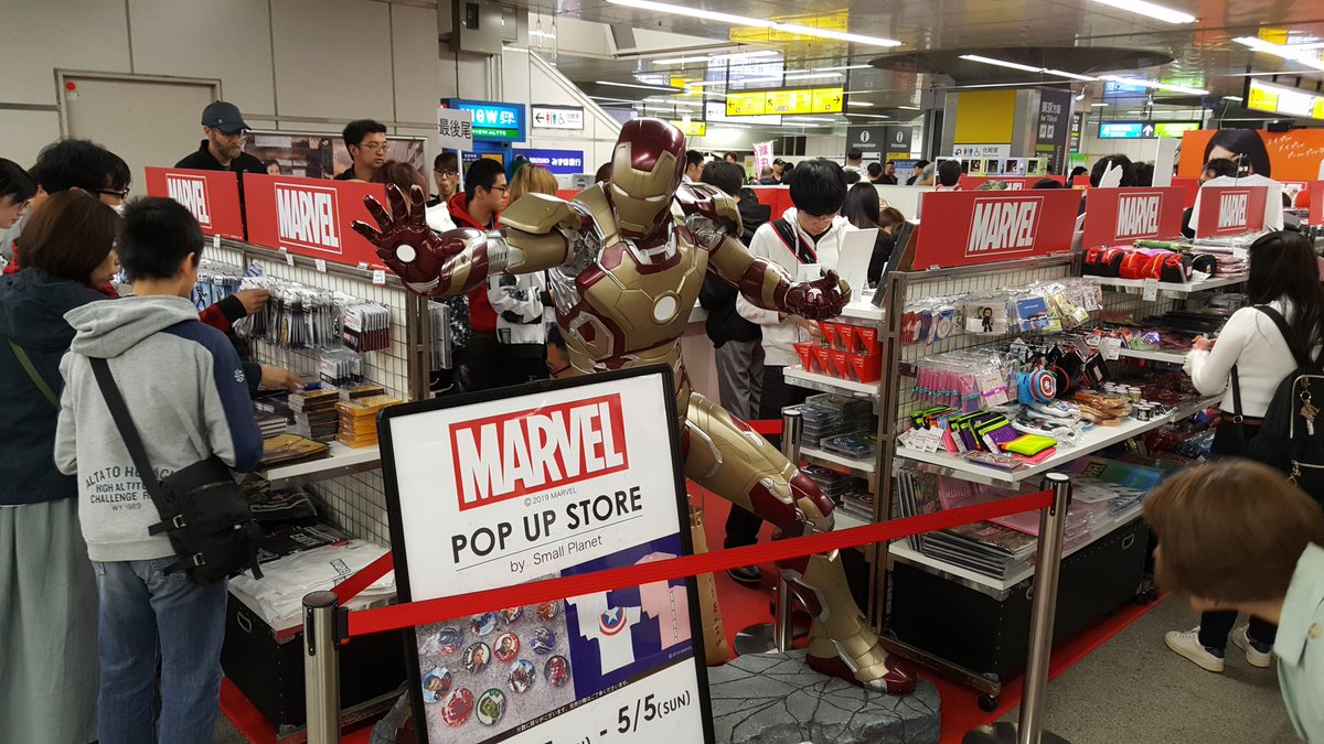  #GoldenAfternoonWeek There's a Marvel pop-up store in Akihabara JR Station!!!Lauren does not ~love~ Marvel, but somehow she spent the most 円円円 here(In my defense, one thing was a Christmas gift)RIP the Gwen Stacy jar that got broken 2 minutes later