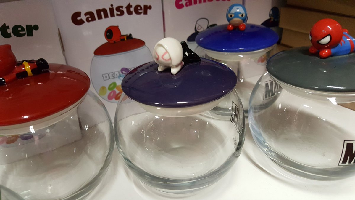   #GoldenAfternoonWeek There& #39;s a Marvel pop-up store in Akihabara JR Station!!!Lauren does not ~love~ Marvel, but somehow she spent the most 円円円 here(In my defense, one thing was a Christmas gift)RIP the Gwen Stacy jar that got broken 2 minutes later