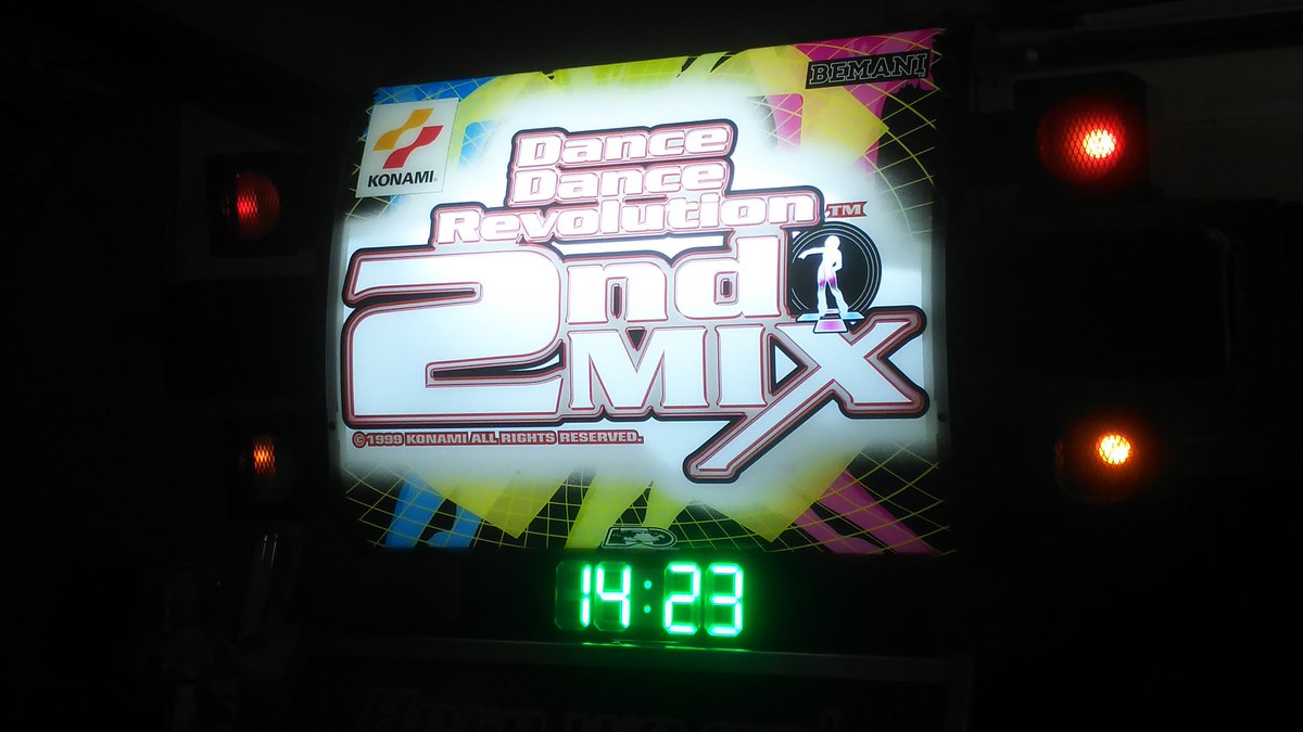uttsubucho's tweet photo. 大阪工大前、「ザ・インドアゲーム」。DDR 2nd MIX Link version、20周年。期間限定で復活。
#ザ・インドアゲーム
#DDR2ndMIX
#DDR20th https://t.co/Olt9y0cbw7
