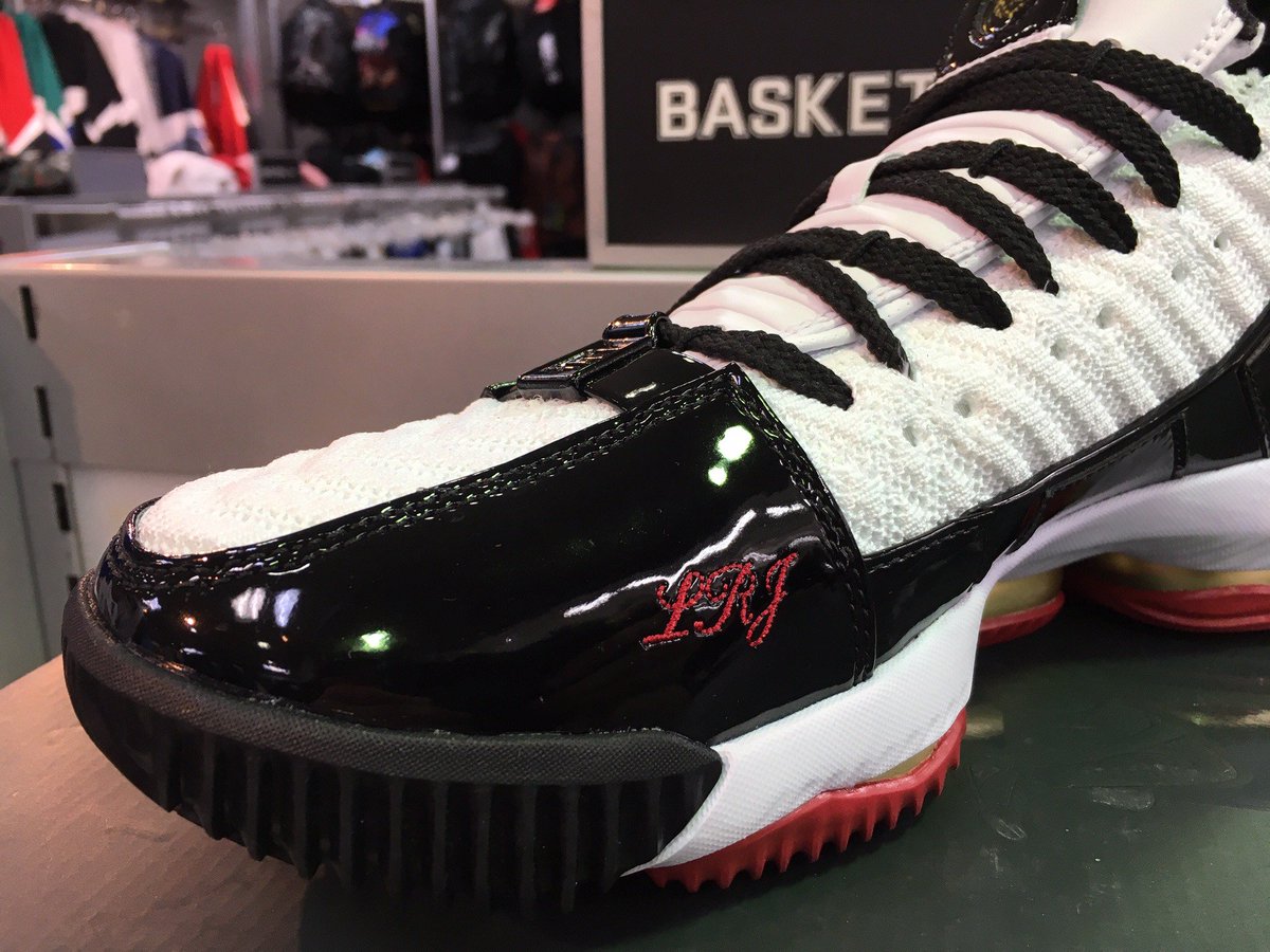 gallery2basket's tweet photo. 【4/30(火)発売】NIKE LEBRON XVI SB(CD2451-101)
https://t.co/7VrmYKsZPL
#gallery2 #ギャラリー2 #ギャラ2 #lebronjames #lebron #lebron16 #レブロンジェームズ #レブロン #レブロン16 #nba #nbaplayoffs #nike #ナイキ #ナイキバスケットボール #東京 #tokyo #lakers #lakeshow #superbron https://t.co/qY8W1CmbiX