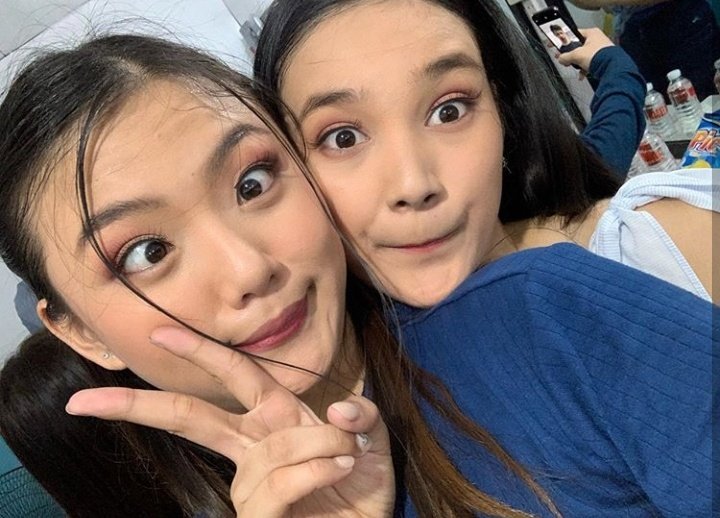 JelayNationOFC's tweet photo. Happy happy birthday rere! 👑💖@msKarinaB #HappyBirthdayKARINA https://t.co/gZD07HqP0g