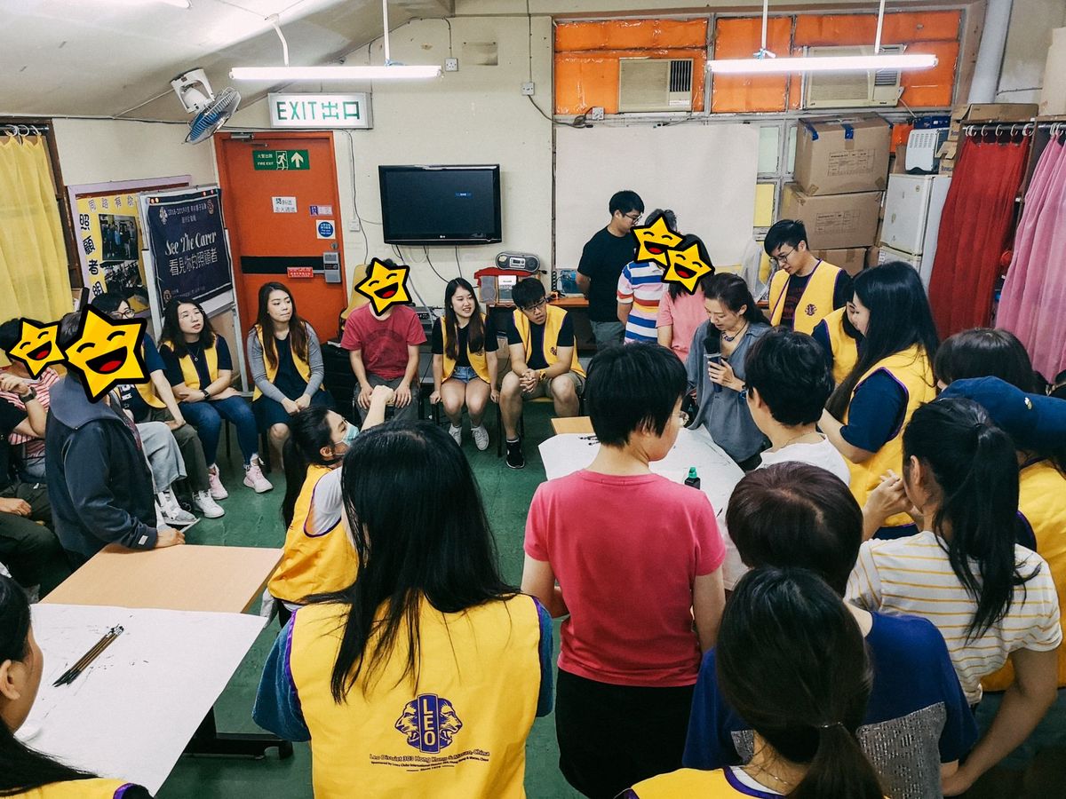 theleobook's tweet photo. The best way to get in contact with locals, attend a service-project. That's what I was doing on my first day in Hong Kong this weekend. Together with LEOs from District 303 I helped challenged people to release stress via music- and paint-therapy. https://t.co/nDgQeDKUs6