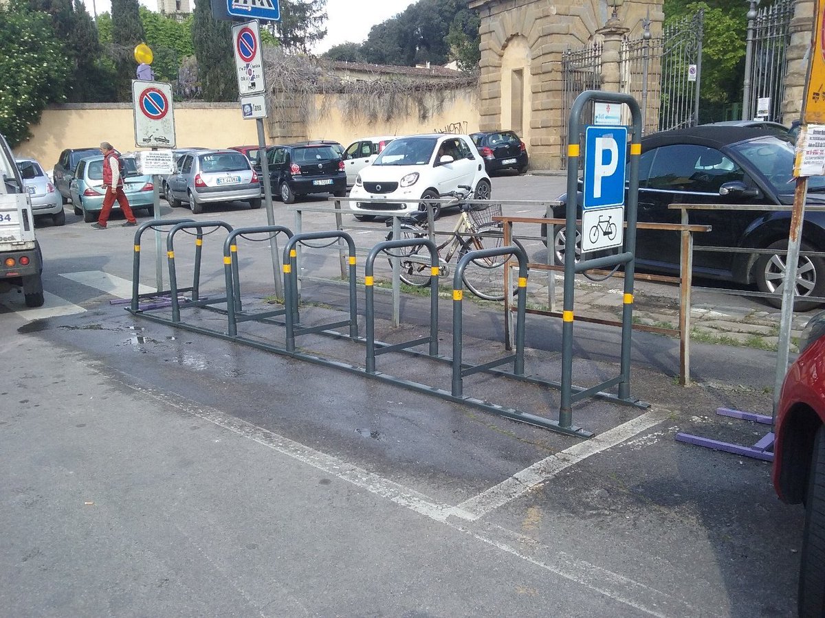 #Firenze, pulizia #rastrelliere , ora tocca al @Quartiere5, primo intervento mercoledì 8 maggio. Togliere le biciclette in via di Novoli, Tagliaferri, Bisenzio, Torre Agli, Michelazzi : bit.ly/2VwjCkg