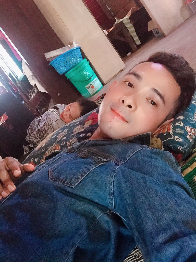 RealSophal's tweet photo. តោះណានៅដំដែកខ្លះ ដើរលេងអត់ https://t.co/HoStGPFsvU