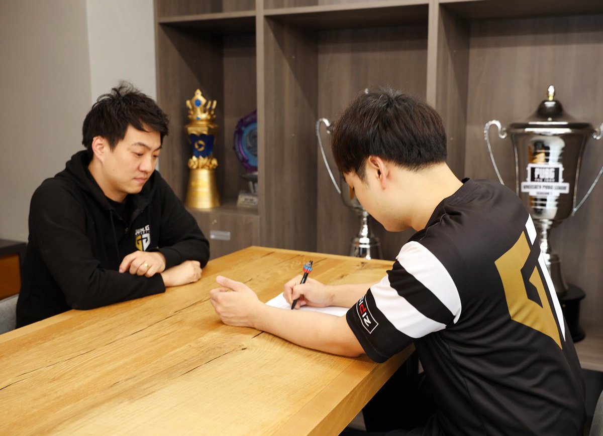 GenG's tweet photo. Please welcome 'Pio', our new PUBG family by leaving a message!

PUBG팀의 새로운 식구 'Pio' 선수를 환영해주세요!

#WeAreGenG #GenG https://t.co/neqyzwbmz6